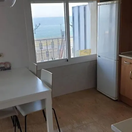 Lindo Piso En Primera Linea De Playa Blanes